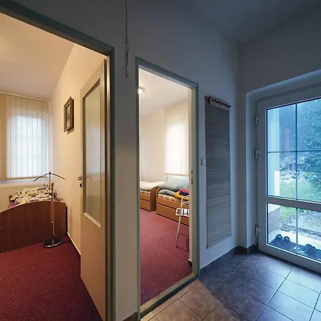 Vrchlabska Apartament *